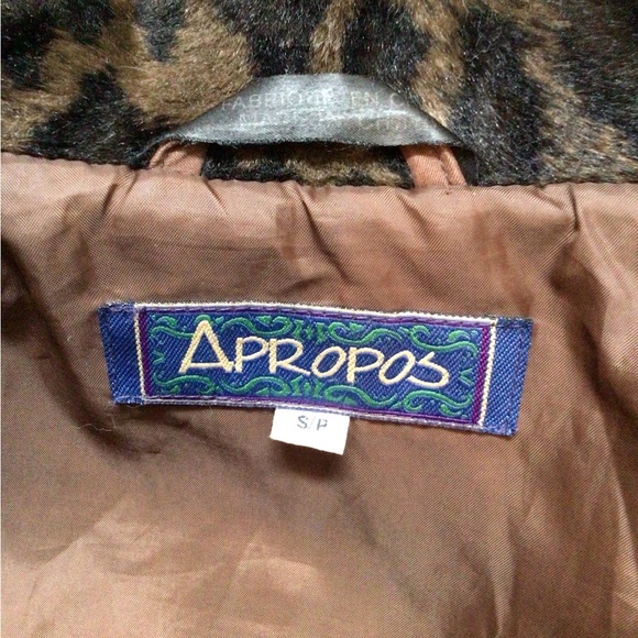 Apropos woman’s jacket. Size small. - Picture 4 of 5